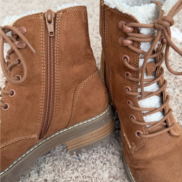 Universal Thread Tan Lace-Up or Zip-Up Women's Boots - Picture 4 of 6